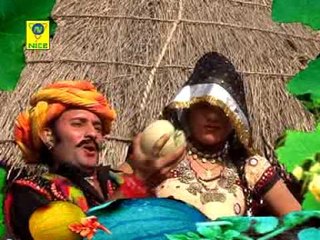 GHOONGHAT PE LATKE KHARBUJO | घूंघट पे लटके खरबूजों - घूंघटा में चमके नथ बाली ( राजस्थानी )