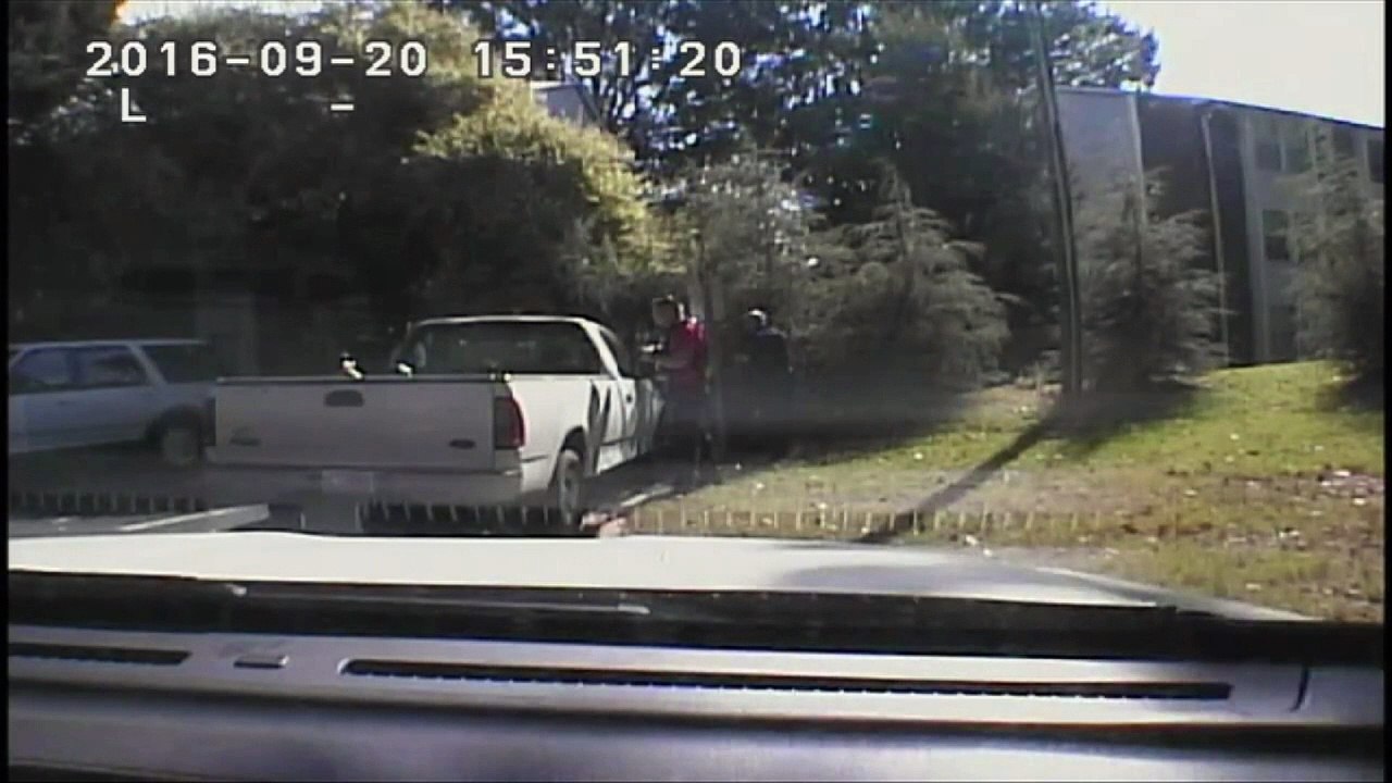 Polizei von Charlotte zeigt Videos von tödlichen Schüssen