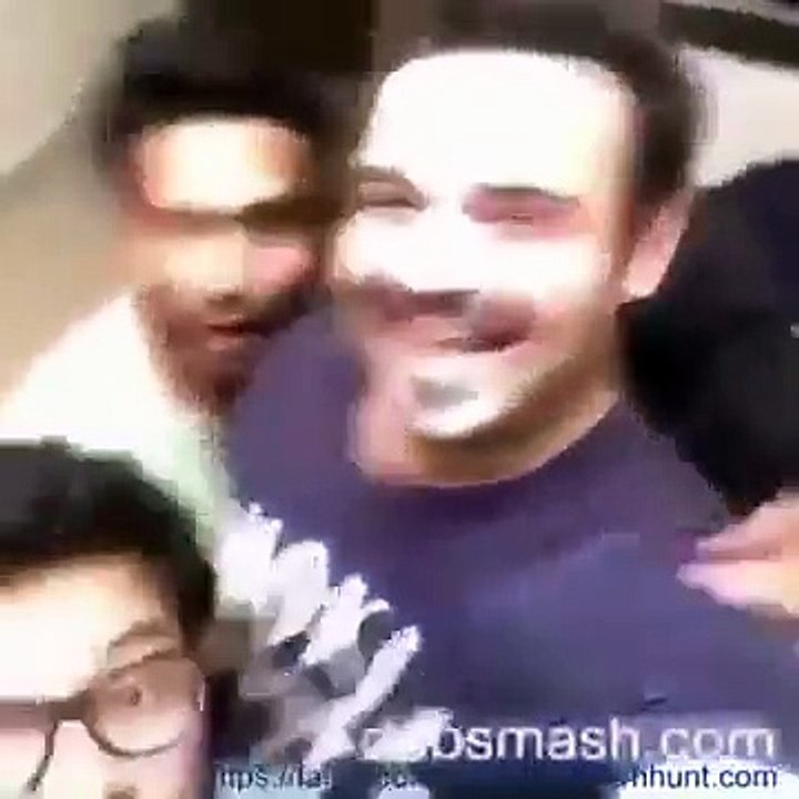 hostal boys dance