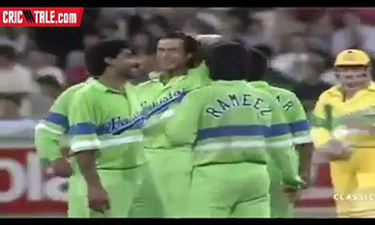 Australia needs 3 runs on 2 ball Vs Pakistan - Imran khan captaincy