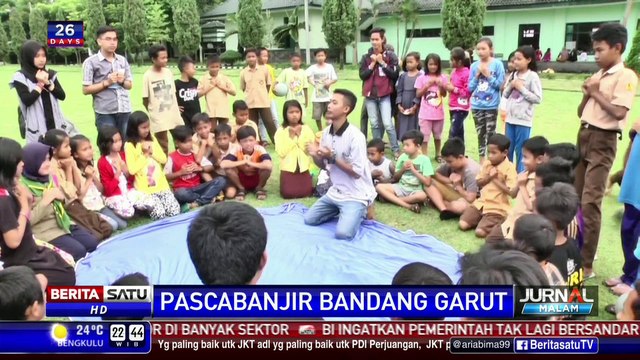 Anak-Anak Korban Banjir Garut Ikuti Trauma Healing Lewat Permainan