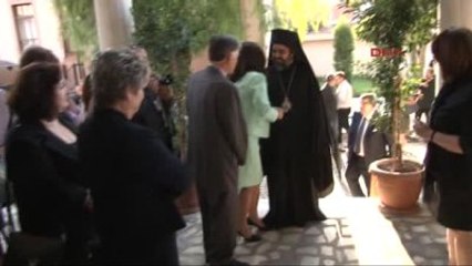 İzmir'e 94 Yıl Sonra Atanan Metropolit İçin Kilisede Tören Düzenlendi