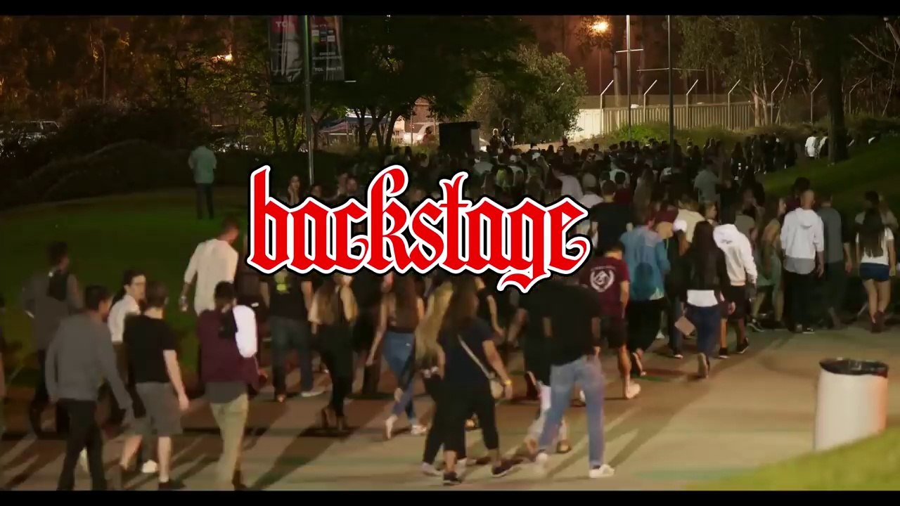 Slim 400 "Backstage"