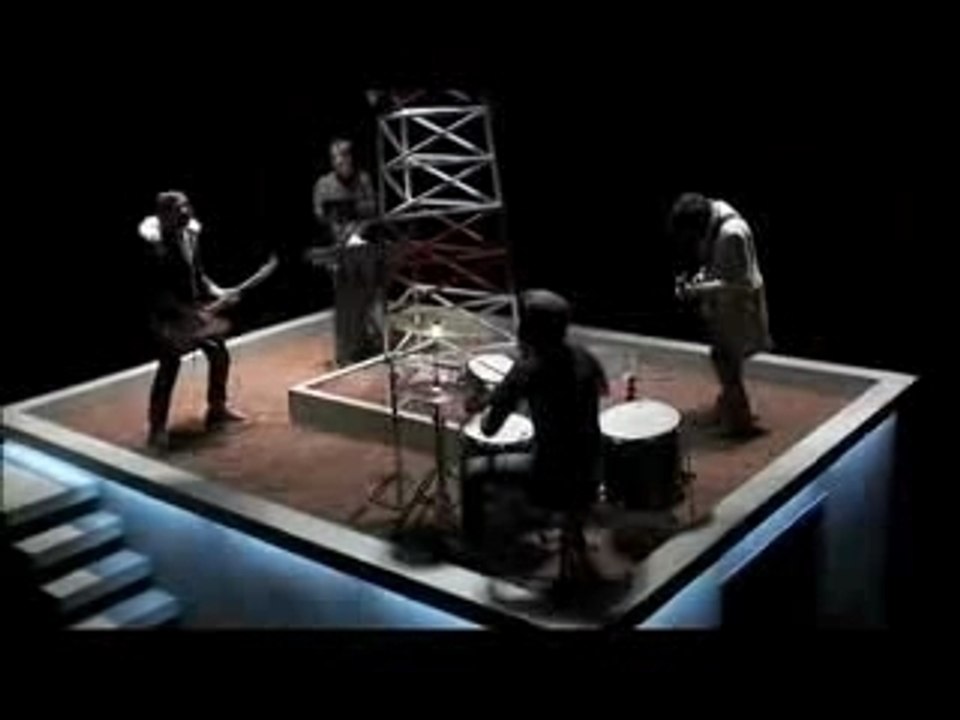 Sussie 4 y Leon Larregui - Remote Control