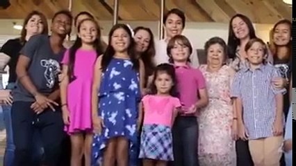 Vicente Fernández interpretó un corrido en apoyo a Hillary Clinton