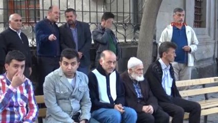 Kayseri Bakan Özhaseki Aklis?li Genç Kızın Cenaze Törenine Katıldı