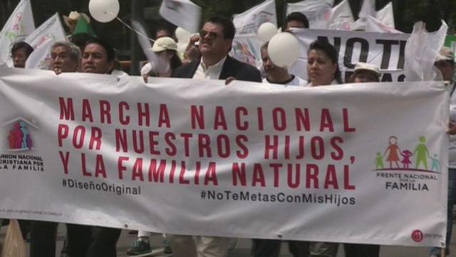 Partidarios y detractores del matrimonio entre homosexuales se manifiestan en México