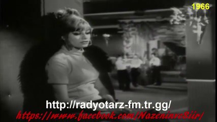 Zeki MÜREN  İki yabancı Ajda PEKKAN ile düet  Vd. Nazenin