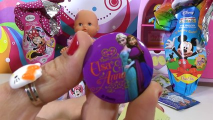 La bebé Luci abre huevos sorpresa de chocolate con Martina -Capítulo #14-Nenuco juguetes en español