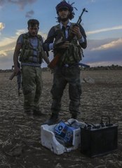 ÖSO Askerleri, Polat Alemdar Baskılı Tişörtlerle Savaşıyor