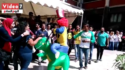 عروض عرائس ودراجات بمهرجان استقبال الطلاب بآداب عين شمس