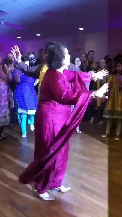 Musharraf & Wife Dancing