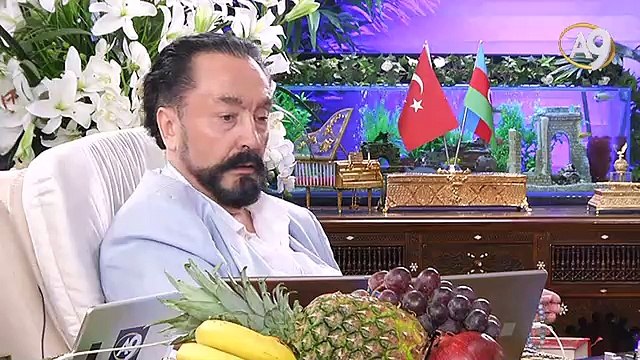 Allah sevgisi ve Allah korkusu olan bir insanın bakışları akıllı ve keskin olur