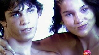 Top Model (1990) - Elvis e Tânia posam para coleção de sandálias para surfistas