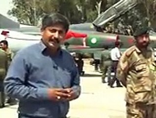 Watch How Amazingly Pakistani Air Force Pilot Lands F-16 Fighter Jet On Motorway - Video Dailymotion