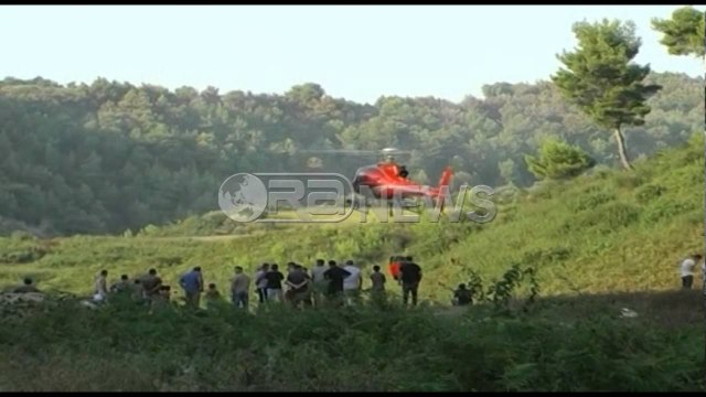 Ora News - Digjen kodrat me ullishte në Frakull, ndërhyrje nga ajri me helikopter