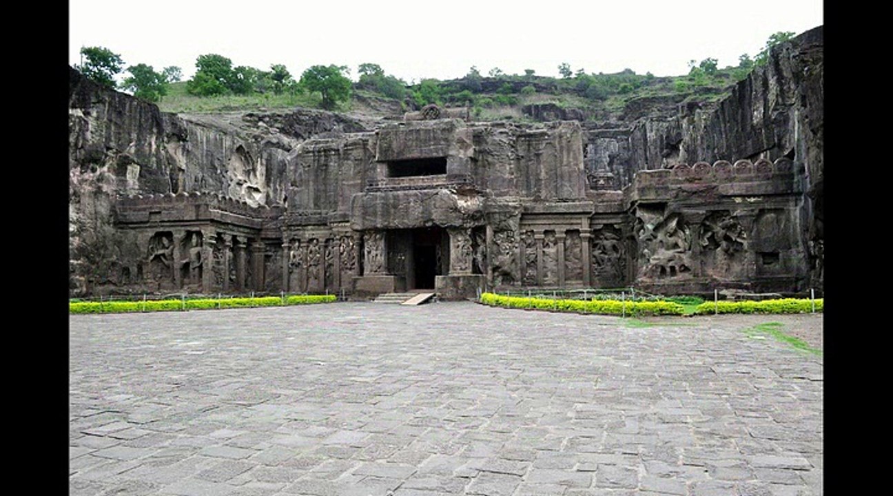 Back to Elora caves : Kailash temple