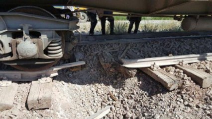 Van'da Yük Trenine PKK Bombayla Saldırdı