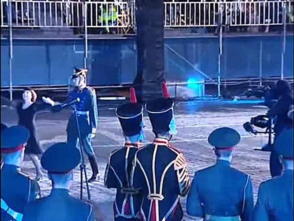 Mireille Mathieu - Le Temps Du Muguet, Non Je Ne Regrette Rien (Moscou, La Place Rouge, 01.09.2011)