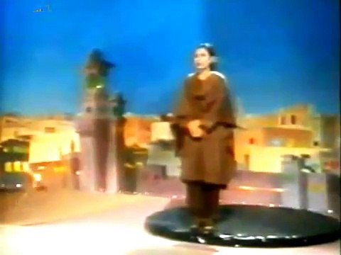 Watan Ki Mitti Gawah Rehna Gawah Rehna by Nayyara Noor ( Milli Naghma )