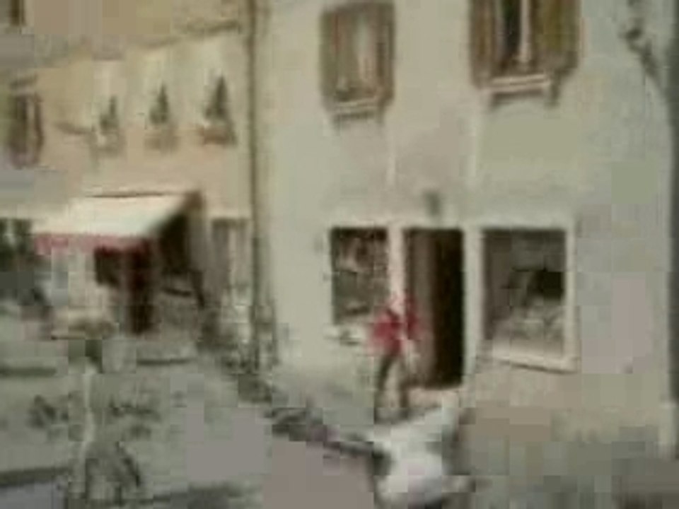 Pub - Humour - Heineken (The Pigeons, Ft Romario & Zola)