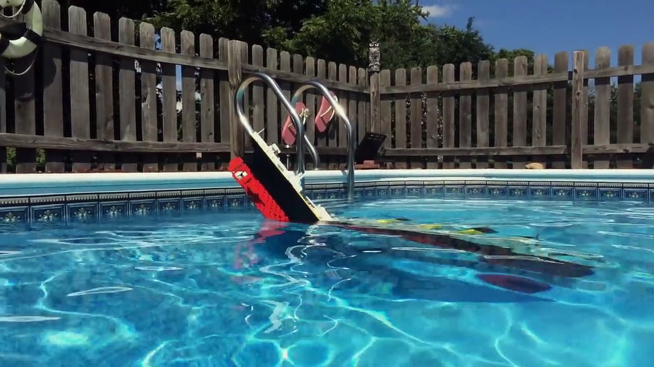 Sinking LEGO Titanic