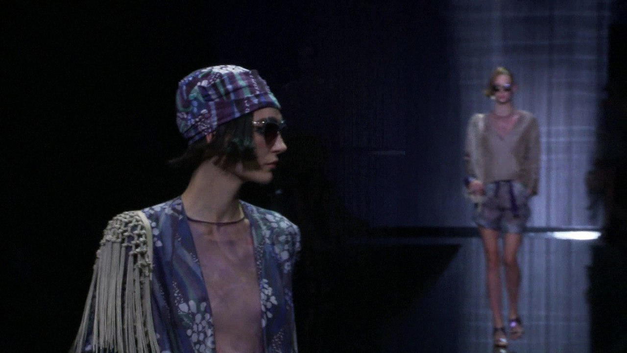 Fashion Week de Milan : Armani tout en reflets métal scintillant