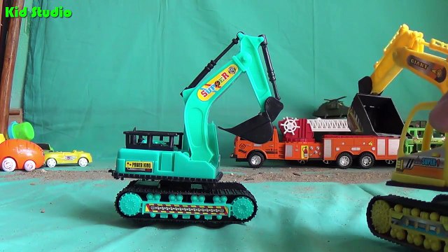Animal Toys for Children Chicken laying hens Gà mái đẻ trứng chạy | Video Máy Xúc HD 2015