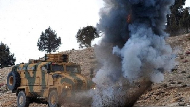 Mardin'de PKK'lı Teröristler Kızıltepe-Derik Karayoluna Tuzakladıkları Patlayıcıyı, Askerleri...