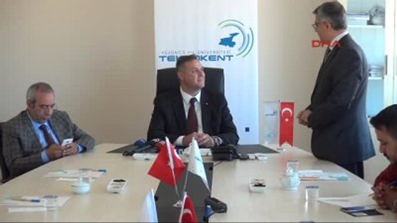 Van Tübitak Başkanı Ergin, Van'da Sıvı Amonyum Nitratı ve Güneş Enerjili Hücum Yeleğini İnceledi