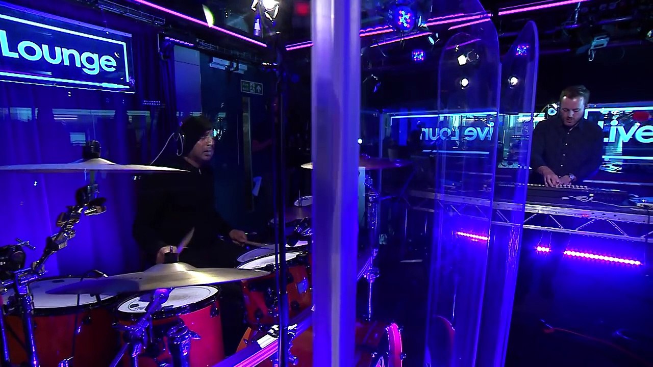 Chase - Status - Fade Feat. Tom Grennan (Kanye West cover) in the Live Lounge