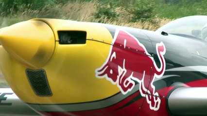 Mélanie Astles, loopings au féminin