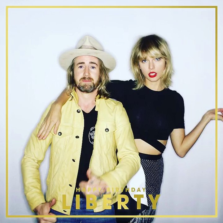 Taylor Swift Dances With Gwyneth Paltrow at Liberty Ross’ Birthday Party