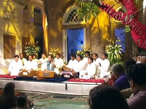 'Ae Athra Ishq Naeen Saun Denda' - Rahat Fateh Ali Khan - Qawwali - Virsa Heritage Revived