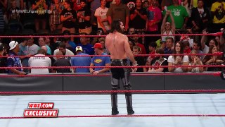 Seth Rollins receives a standing ovation from the WWE Universe 2016
