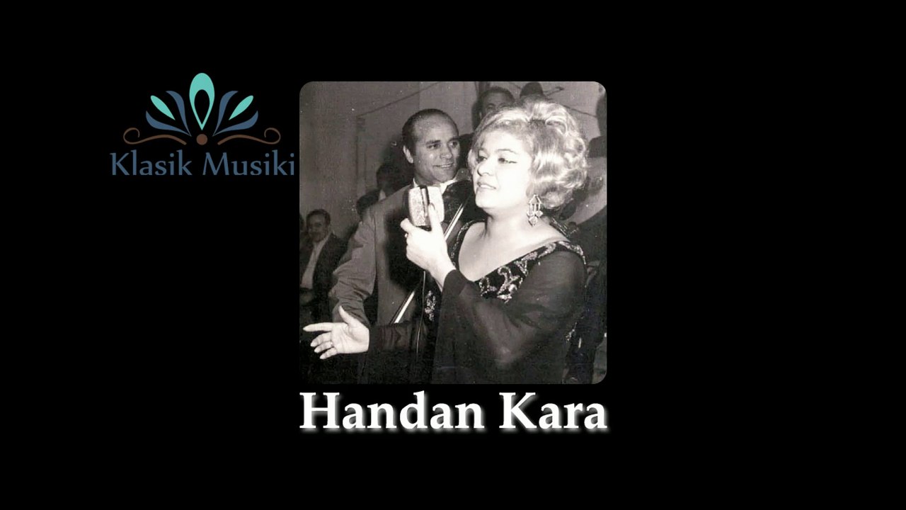 Handan Kara Kirpiklerinin gölgesi güllerle bezenmiş