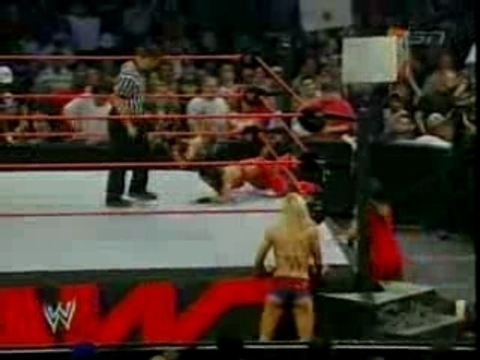 Trish Stratus vs. Victoria