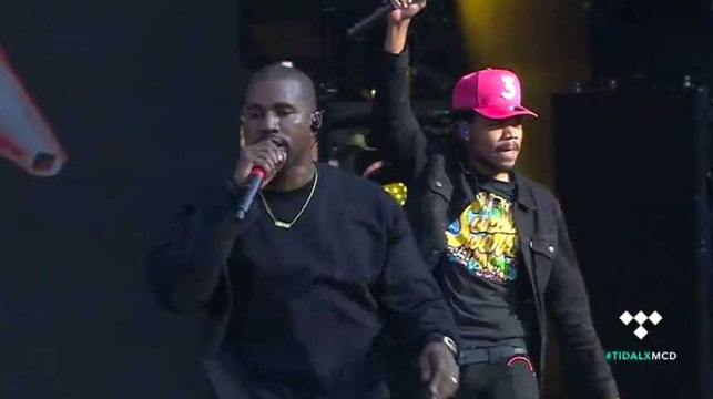 Kanye West a ravi ses fans en faisant une apparition surprise à un concert