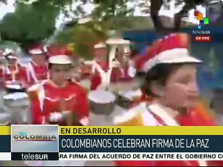 Colombia: en Tolima celebran la paz con un desfile estudiantil