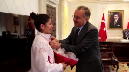 Olimpiyatta Dereceye Giren Milli Sporcuya "Altın" Ödülü