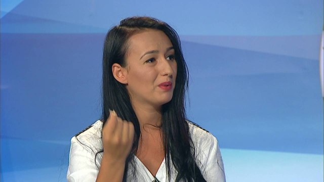 Aurela Agalliu, psikologe e ftuar në Ora e Intervistës