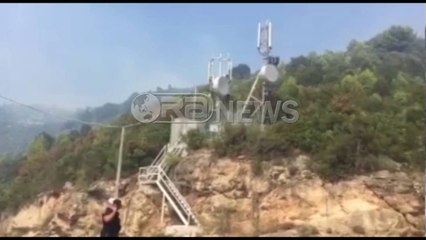 Ora News - Riaktivizohen 2 vatra zjarri, ushtria me helikopterë në Shëngjin