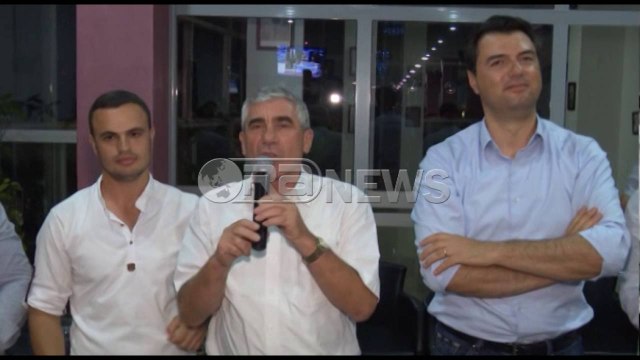 Ora News- Shehu takon të rinjtë në Dibër: Do mbështes arsimimin tuaj