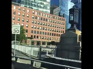 Hombre huye a EU tras darle promo a varias personas. Publicó este video desafiando a que lo persigan