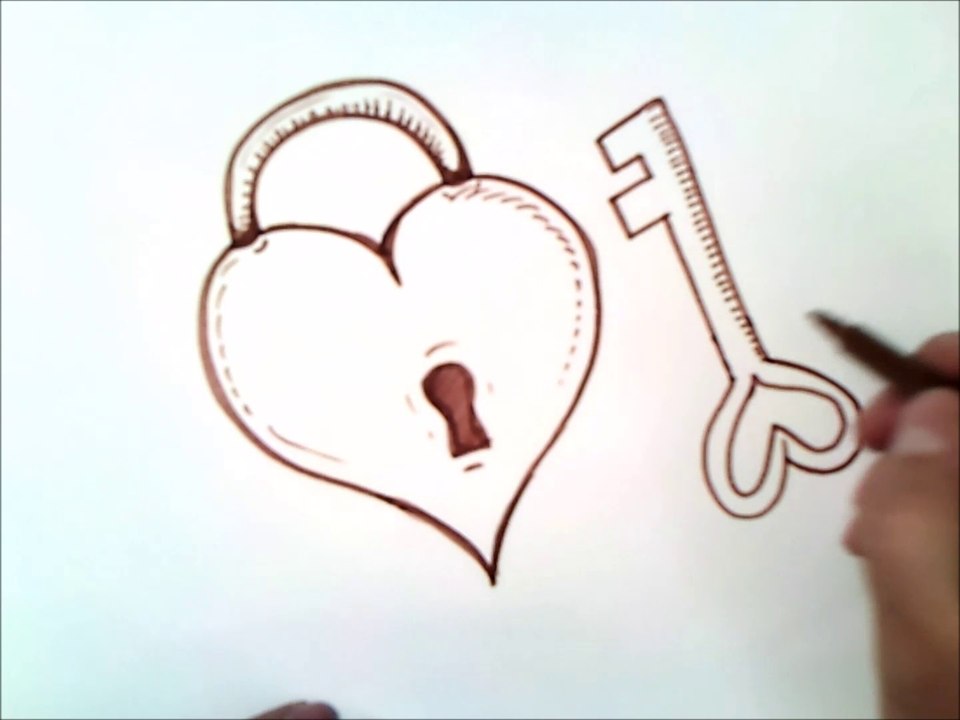 como dibujar un corazon con llave