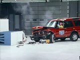1999 Land Rover Discovery Series II moderate overlap IIHS crash test