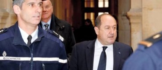 Fransa'da Eski Emniyet ve İstihbarat Müdürlerine Gözaltı