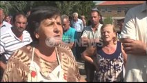 Ora News - Protestë për ujin e pijshëm në Qatrom të Korçës