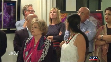 Confronting breast cancer: through art, and support