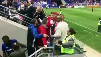 Drogba s'embrouille avec des supporters adverses